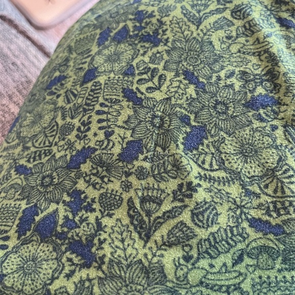Lularoe o/s leggings - Picture 3 of 3